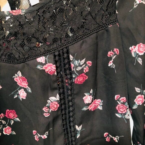 Xhilaration Black Floral Long Sleeve Boxy Blouse Size Medium - Picture 4 of 6